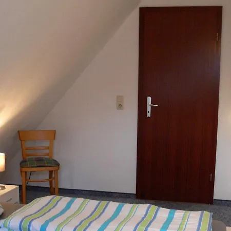 Monima * Bergen Auf Rugen